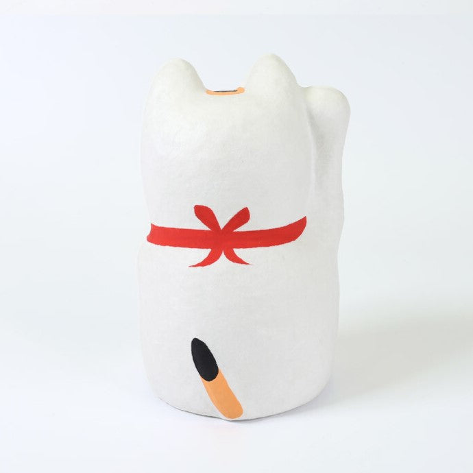 Maneki-neko de papel maché con daruma